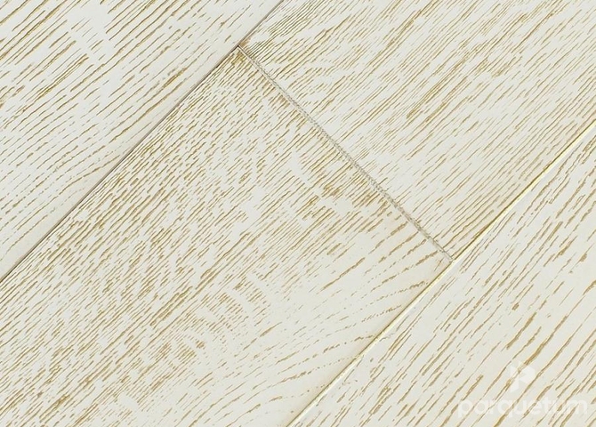 Фото №1 - Инженерная доска Vecchio Parquet Модерн Дуб эмаль белая с патиной золото